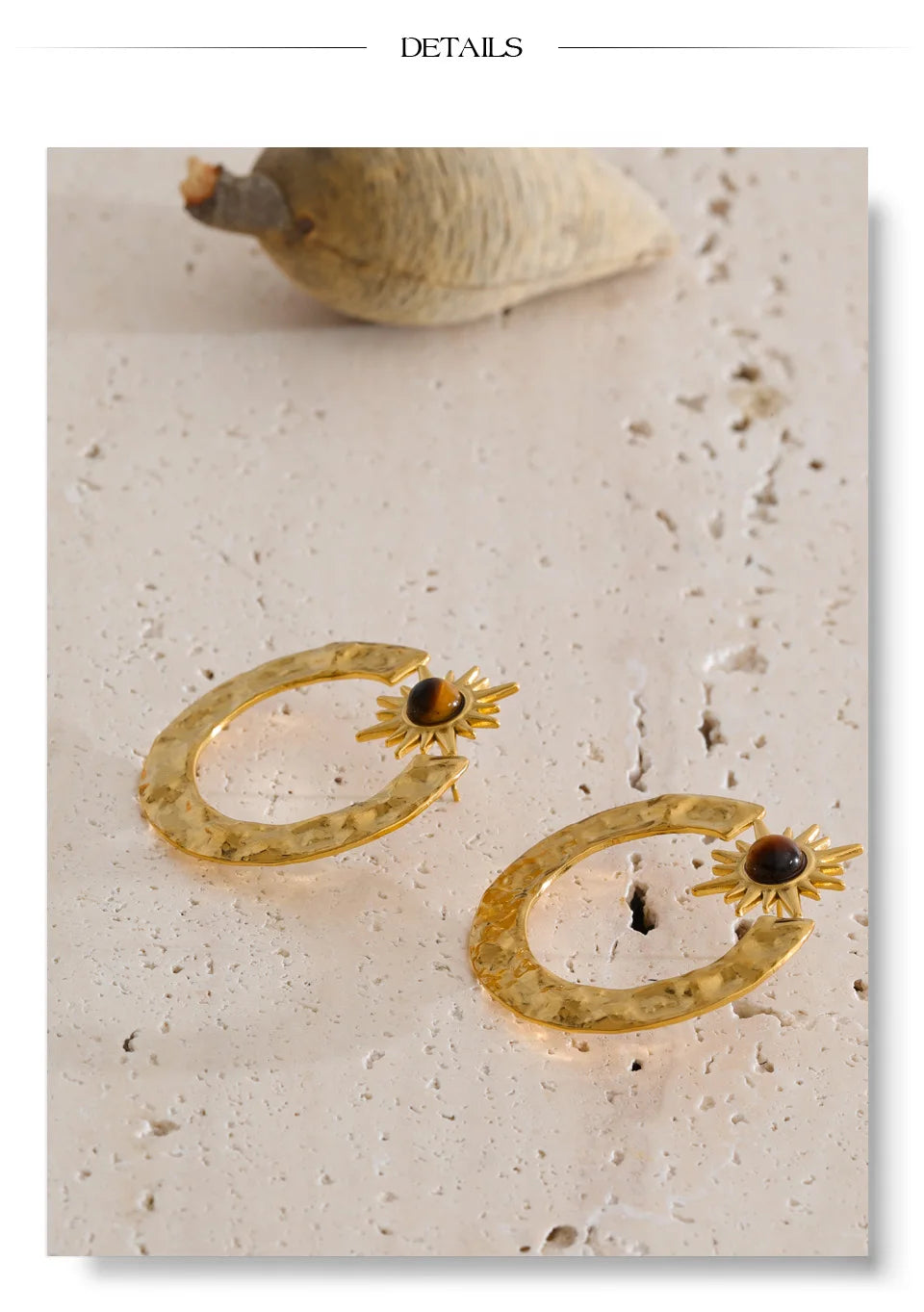 Natural stone star geometric earrings in gold-plated stainless steel with natural stone.