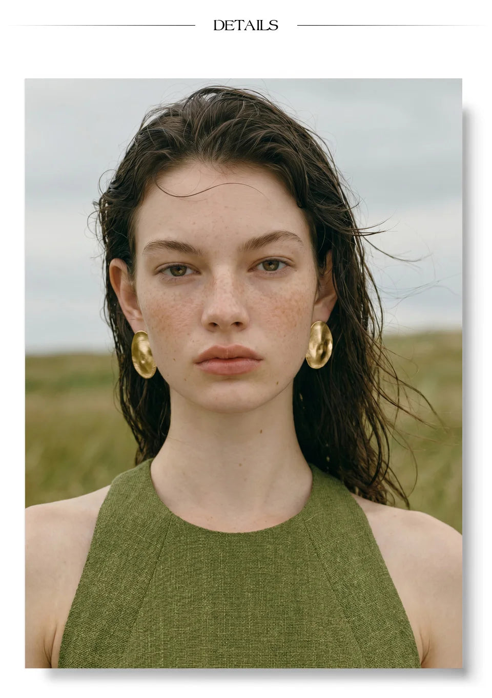 Geometric earrings in 14K gold-plated stainless steel.