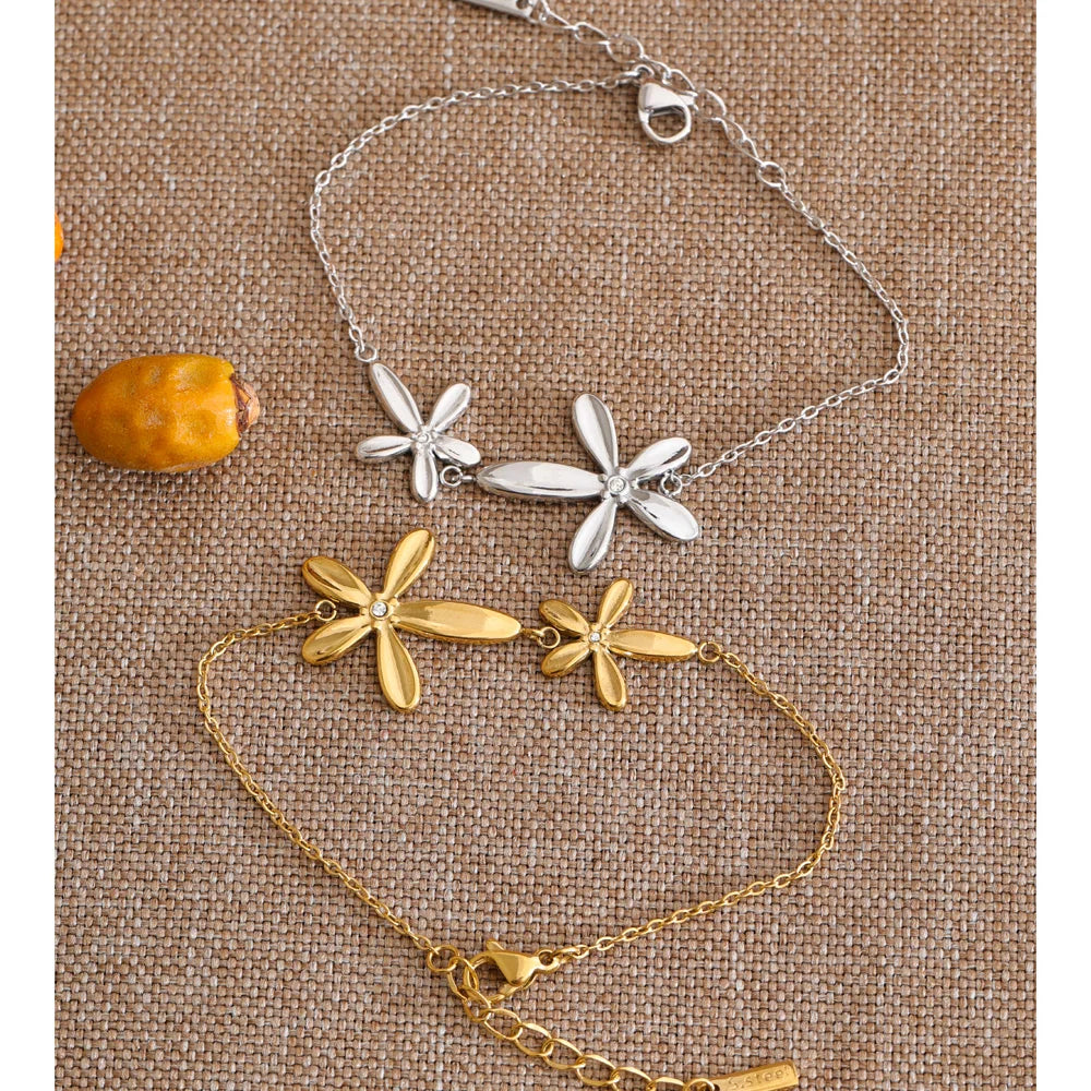 Flower Chain Bracelet — Gold-Plated Stainless Steel · PS1043