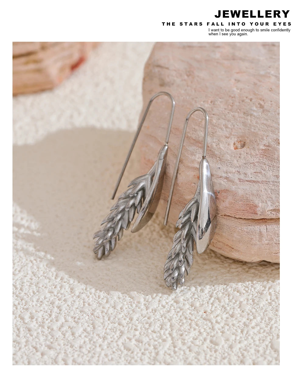 Geometric earrings in gold-plated 316L stainless steel.