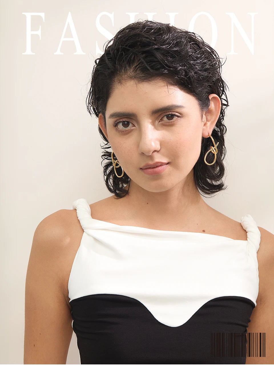 Geometric earrings in gold-plated stainless steel.