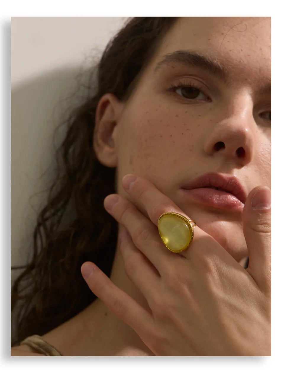 White resin multi-color ring in 18K gold-plated stainless steel with resin.