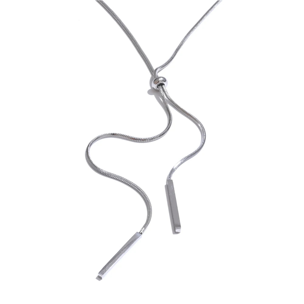 Geometric chain necklace in gold-plated stainless steel.