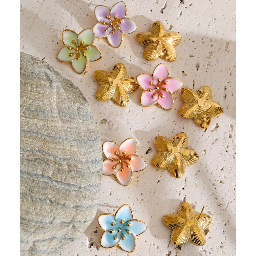 Enamel flower multi-color earrings in gold-plated stainless steel with enamel.