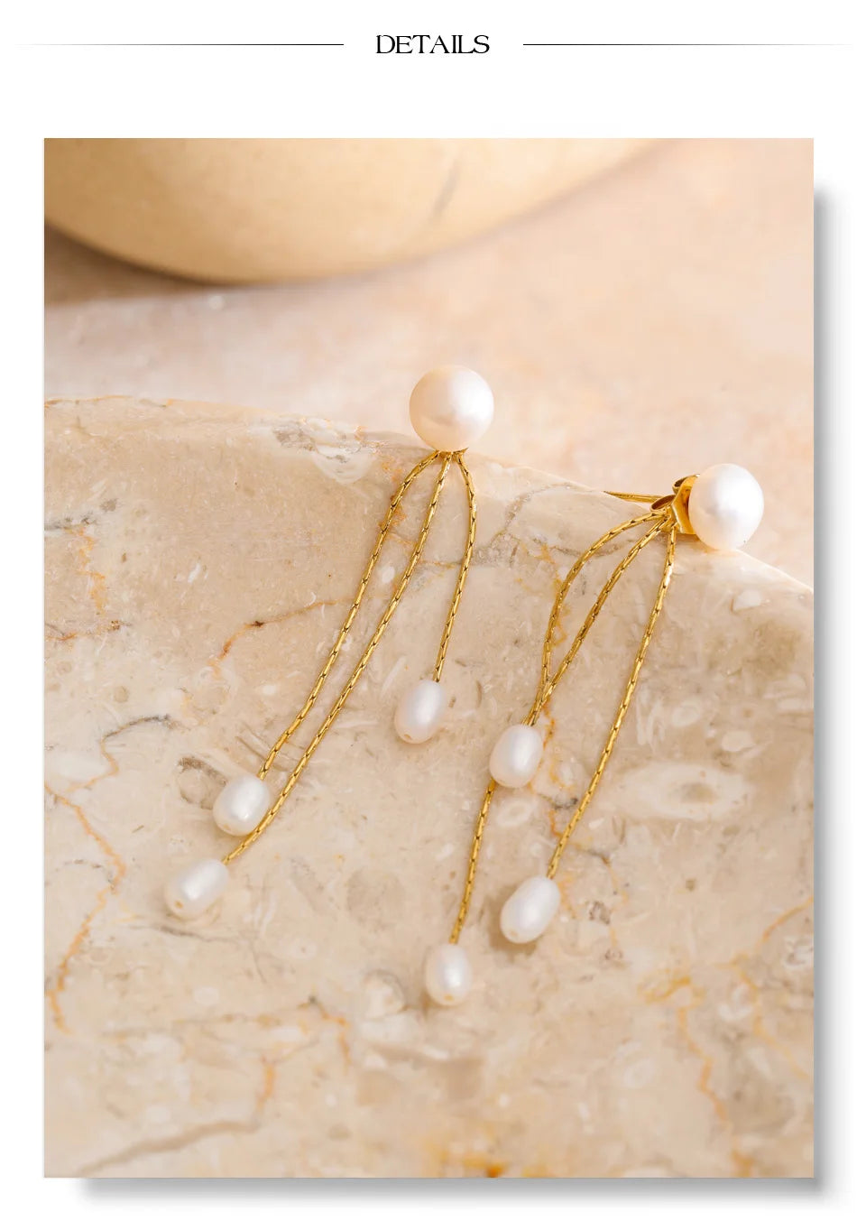 Freshwater pearl geometric chain earrings in gold-plated stainless steel with freshwater pearl.