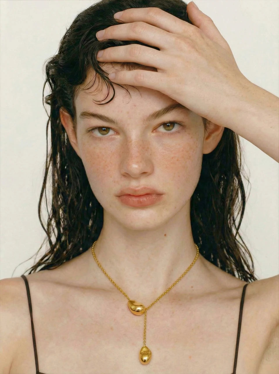 Geometric necklace in gold-plated stainless steel.