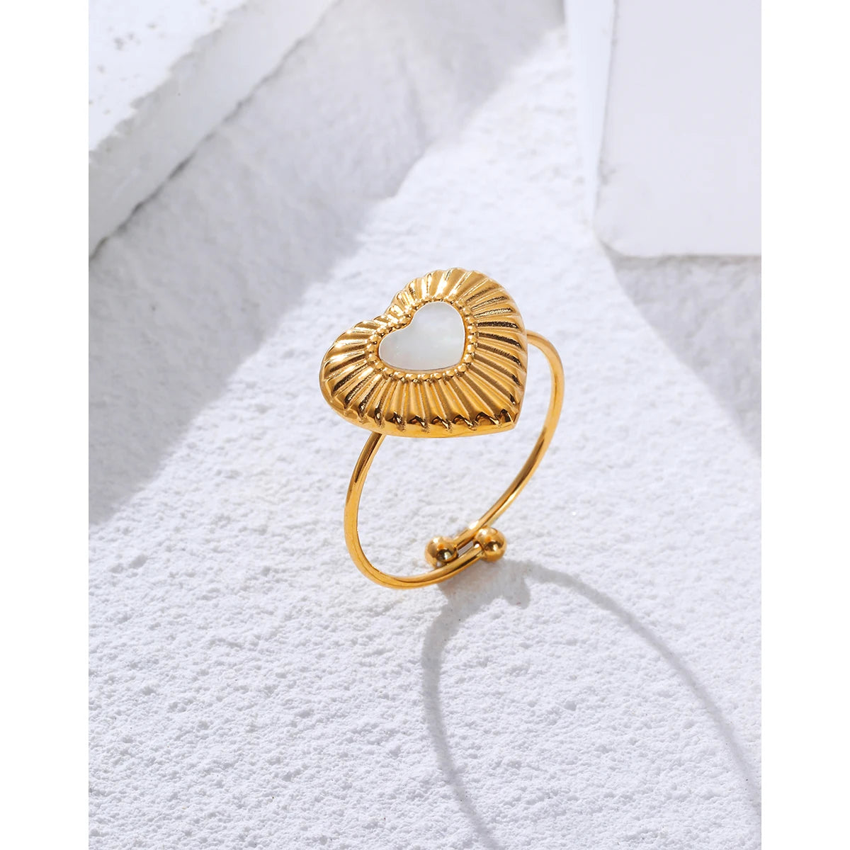 Heart Natural White Shell Vintage Adjustable Ring — 316L Stainless Steel · PS446