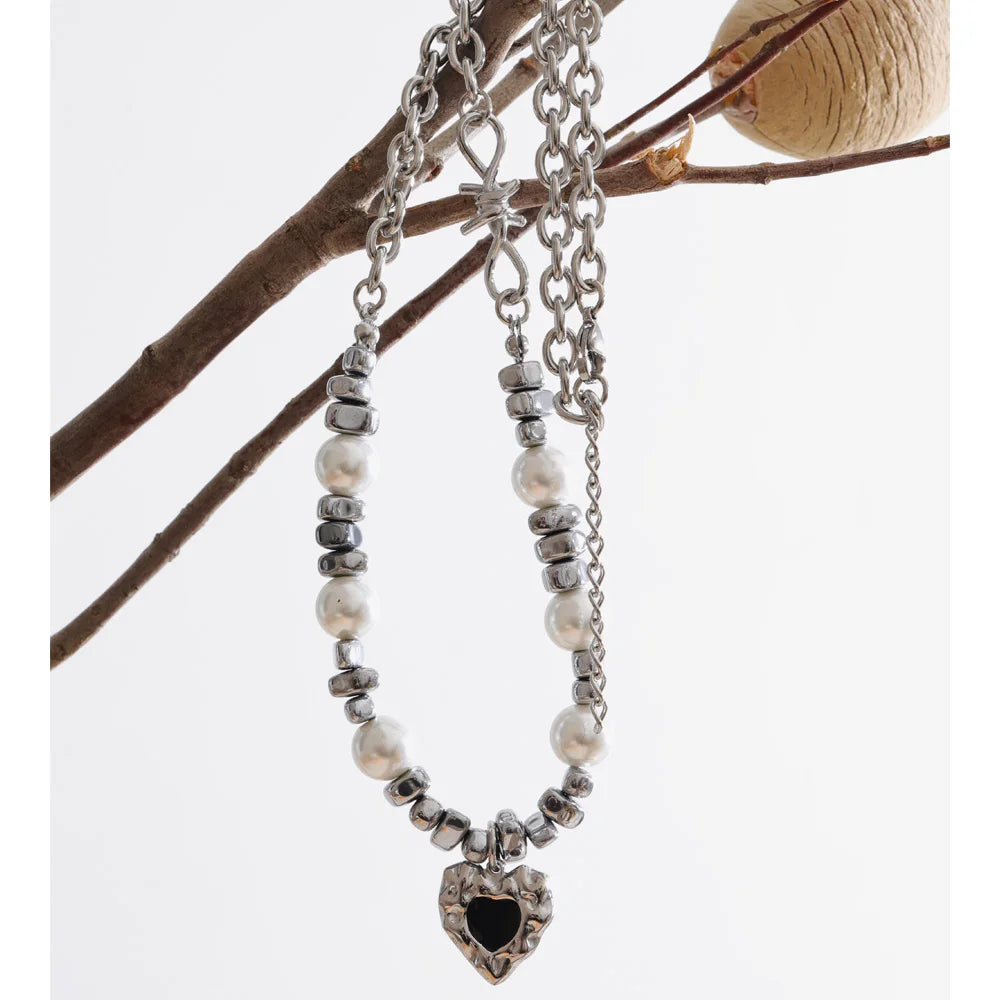 Pearl heart beaded necklace in gold-plated stainless steel with pearl.
