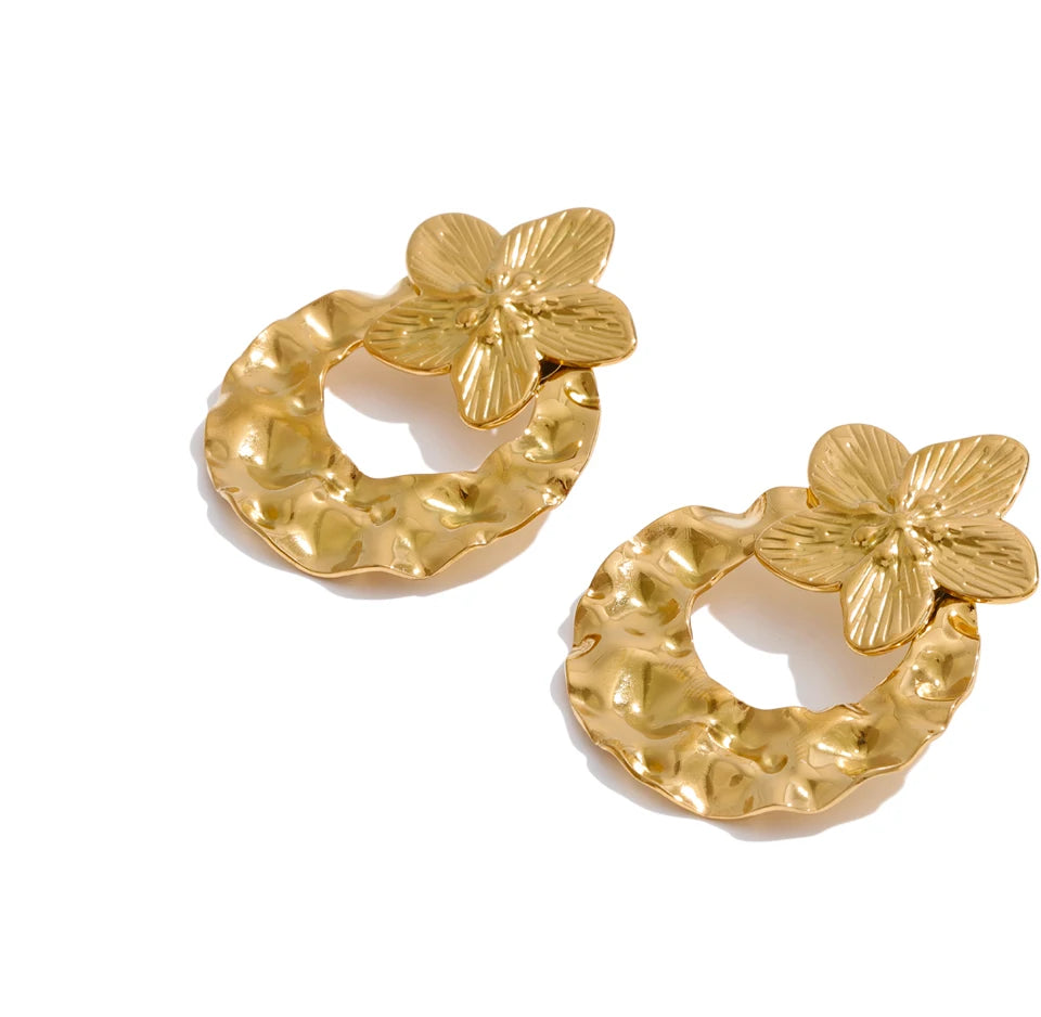 Flower Hammered Earrings — Gold-Plated Stainless Steel · PS1232