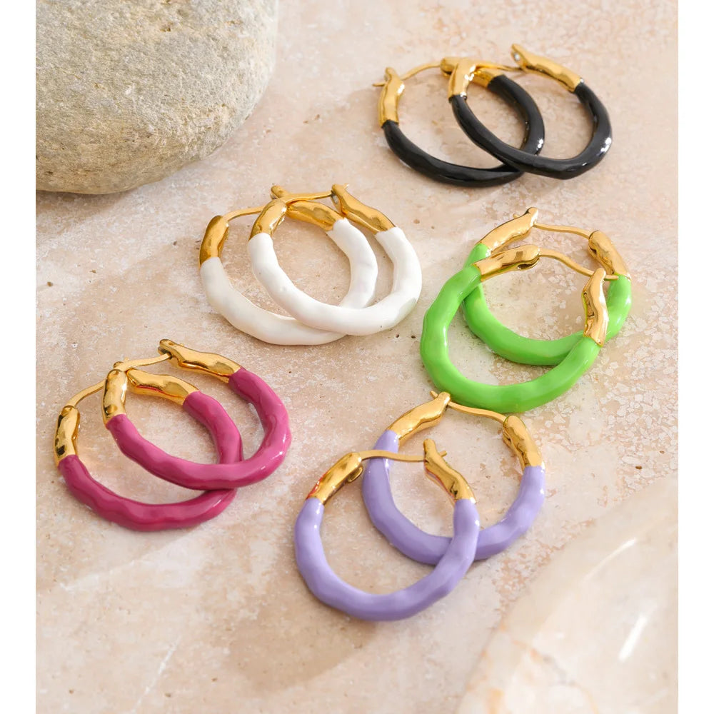 Multi-color y2k geometric earrings in gold-plated stainless steel.