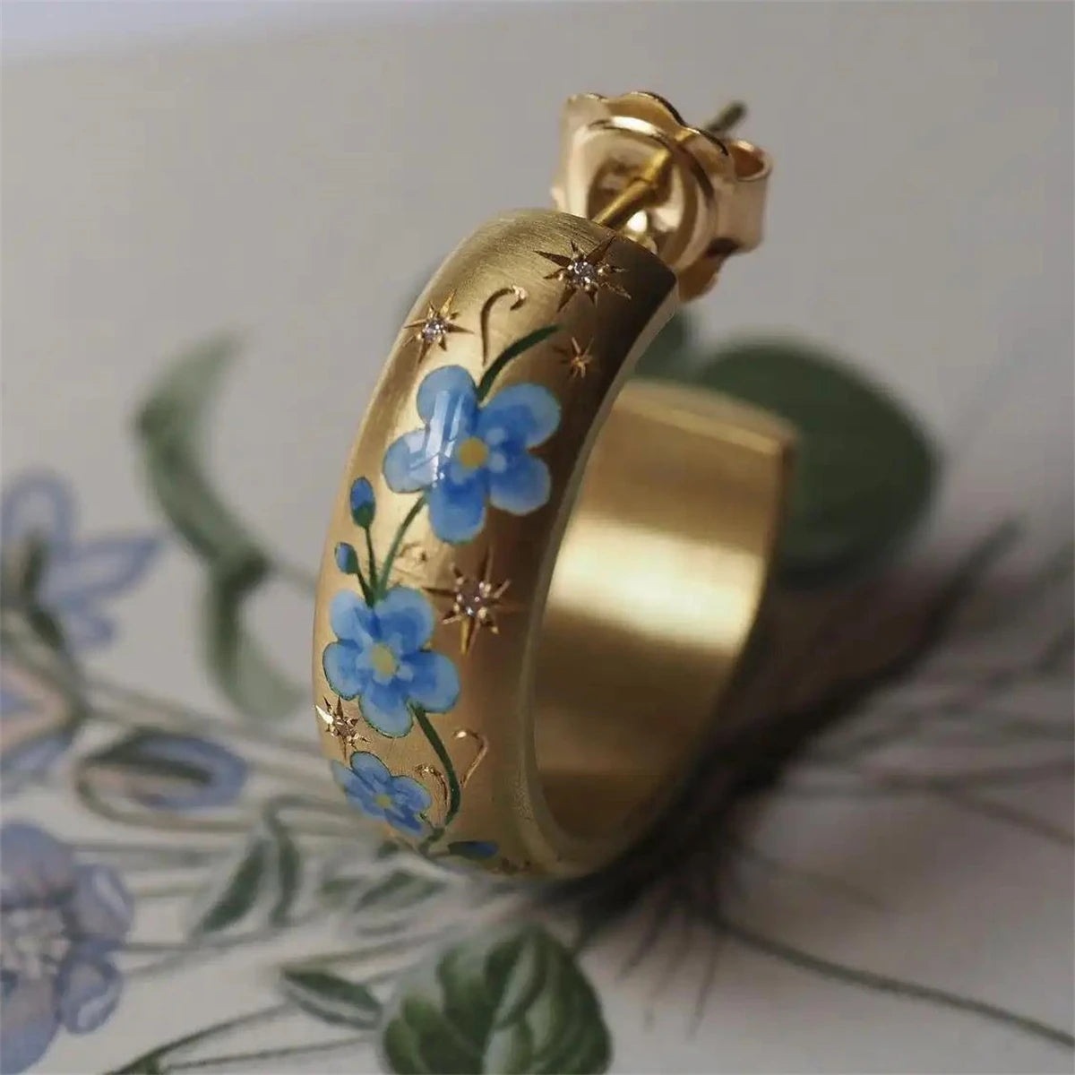 Gong Tingfeng hand-painted flower earrings, floral roses, C-shaped earrings, niche personalized design, and decorative items