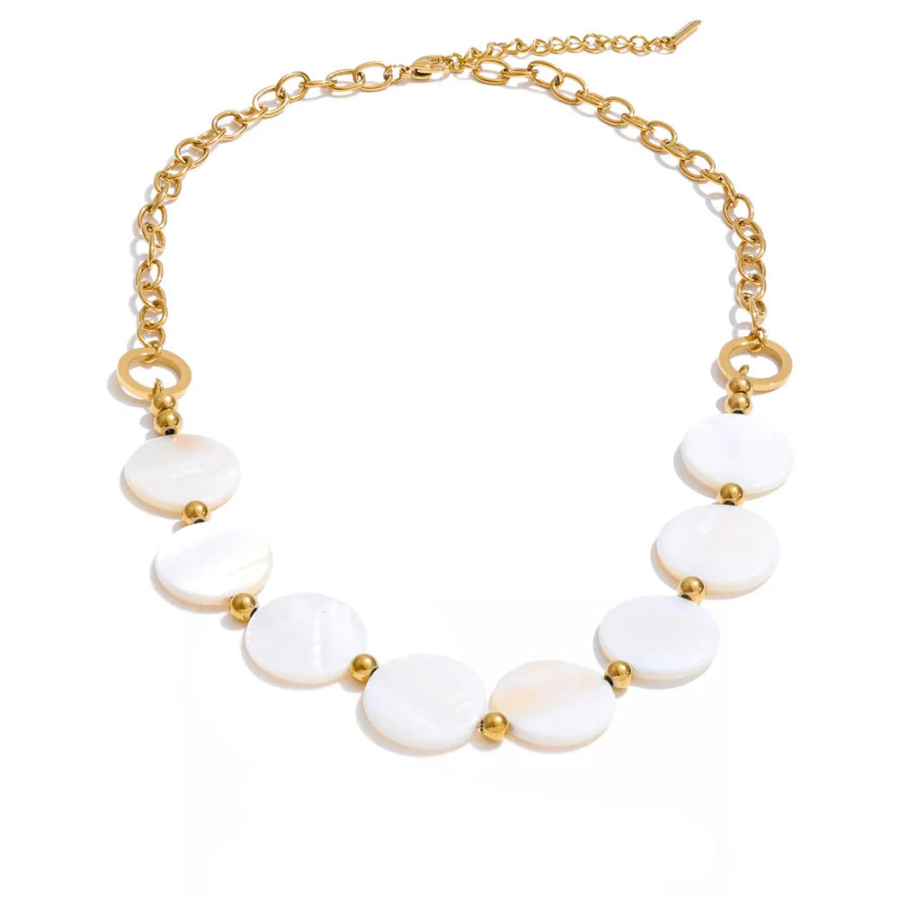 Gold-plated stainless steel necklace with shells.