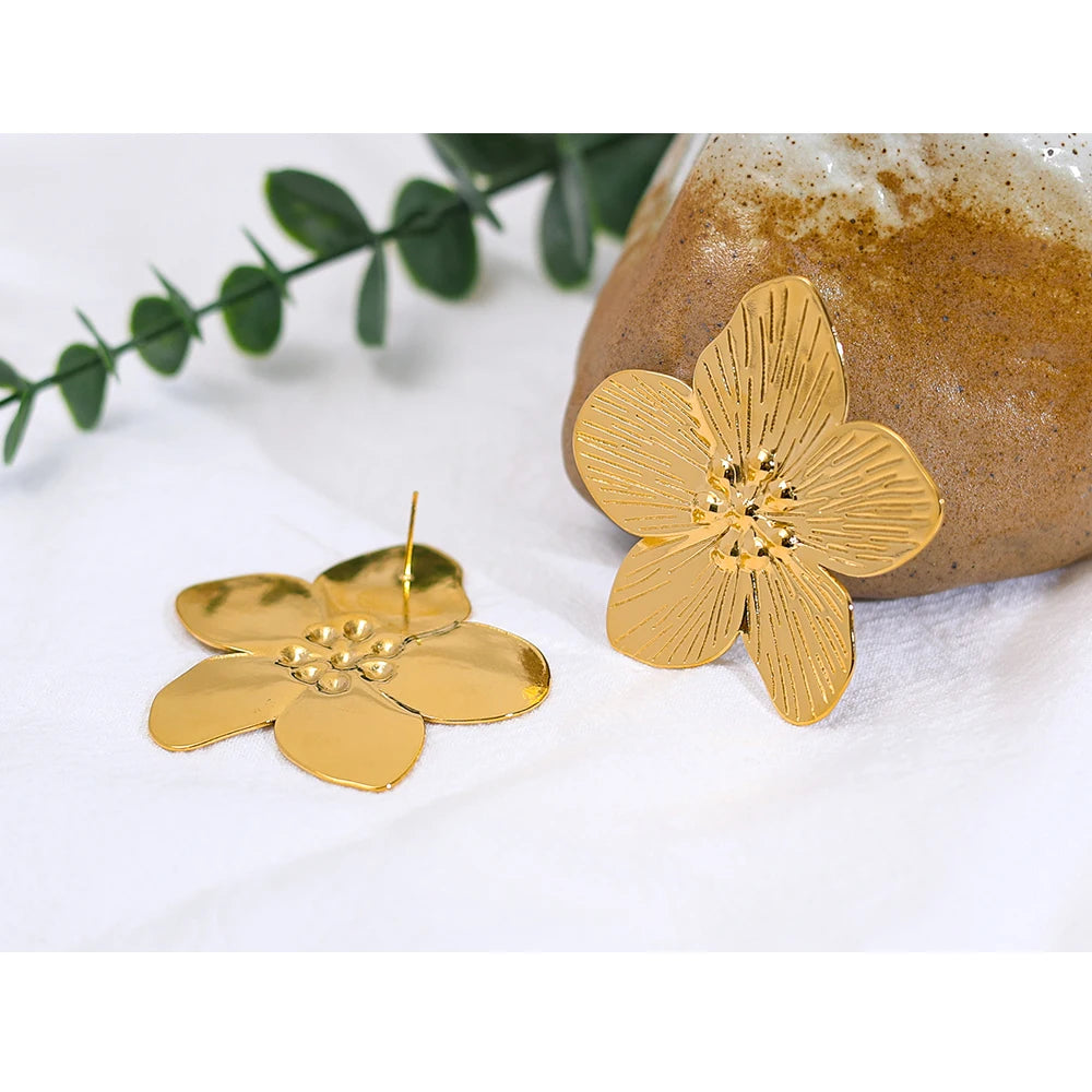 Stud Earrings Flower Vintage — 316L Stainless Steel · PS477