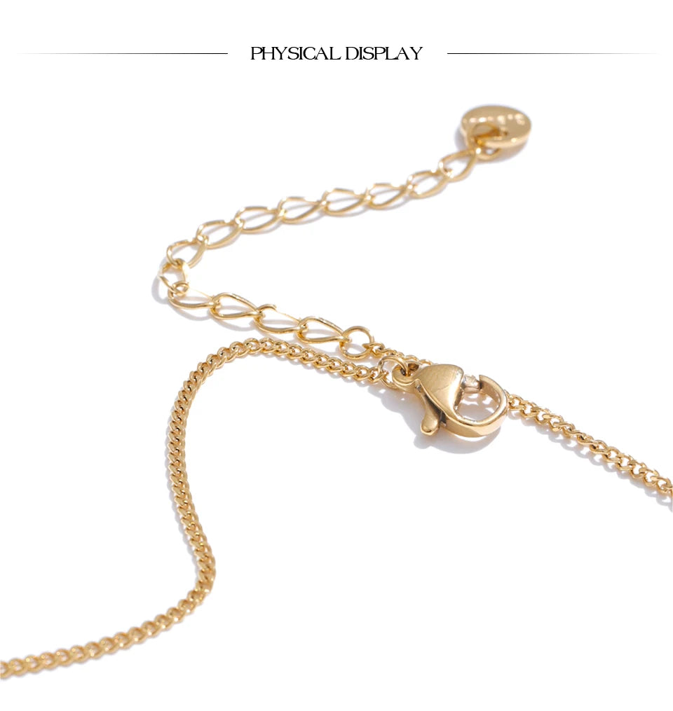 Cubic zirconia geometric chain necklace in gold-plated stainless steel with cubic zirconia.