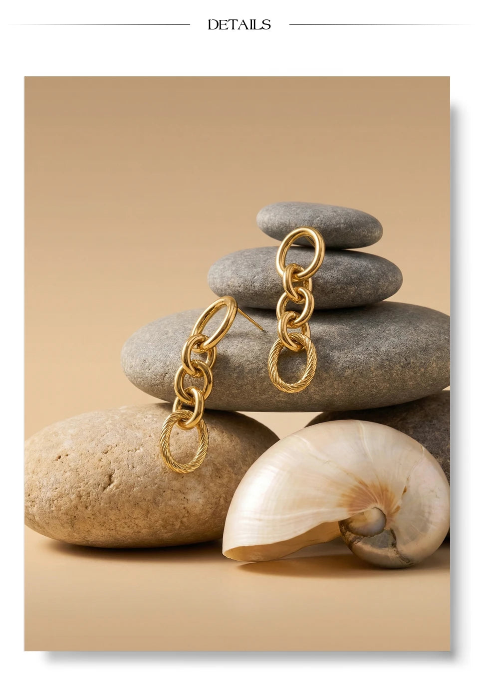 Geometric layered earrings in gold-plated stainless steel.