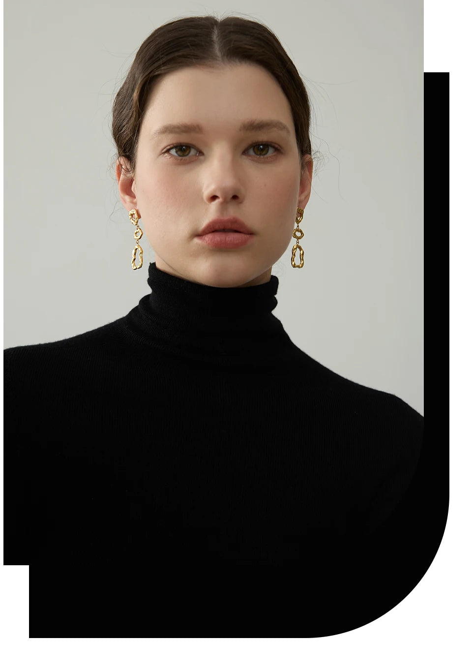 Geometric earrings in gold-plated 316L stainless steel.