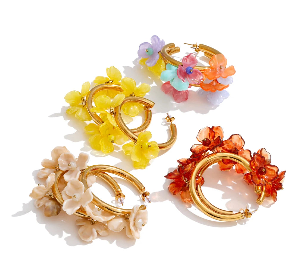 Resin flower multi-color earrings in gold-plated stainless steel with resin.