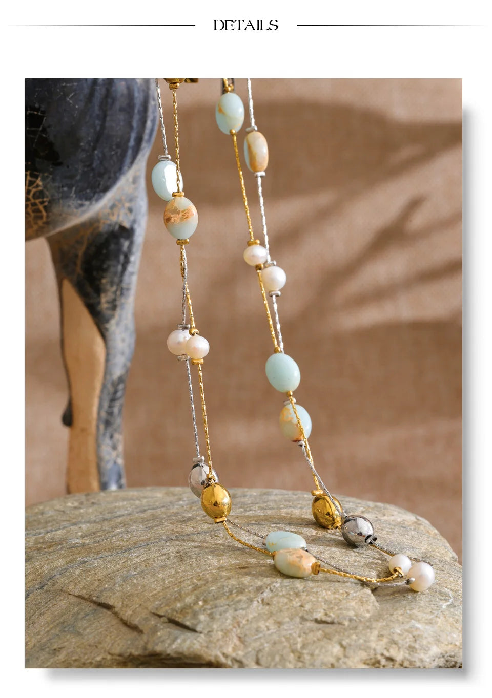 Pearl natural stone beaded necklace in gold-plated stainless steel with pearl and natural stone.