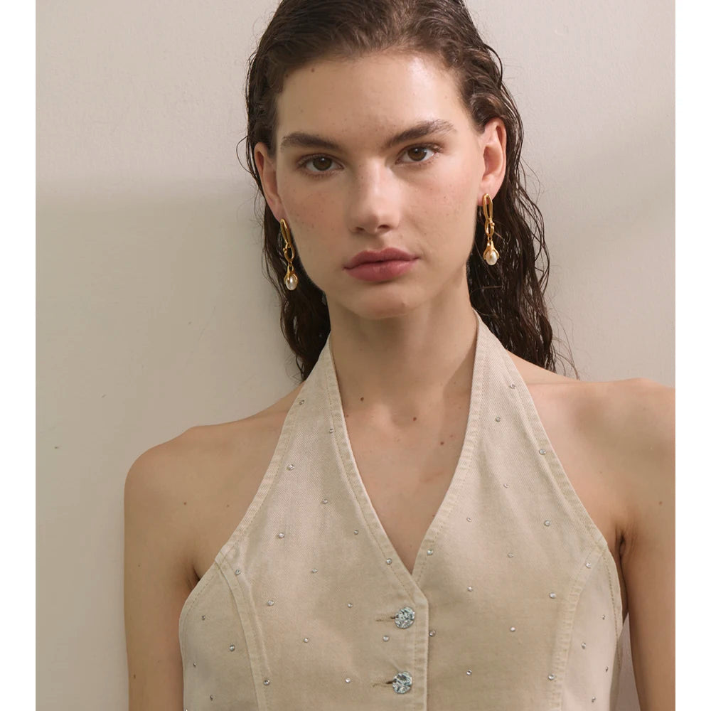 Pearl geometric earrings in gold-plated stainless steel with pearl.