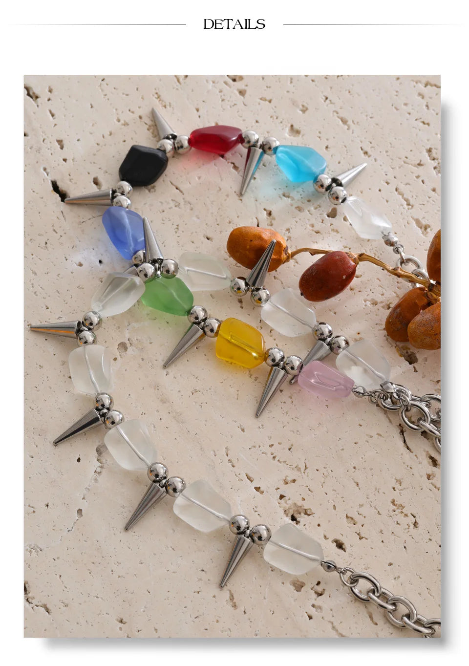 Acrylic natural stone multi-color necklace in gold-plated stainless steel with natural stone and acrylic.