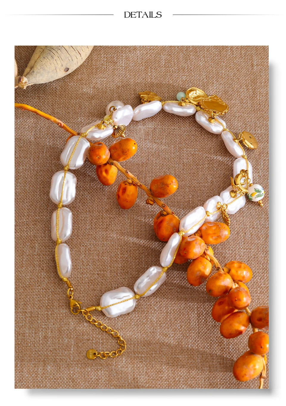Pearl heart flower necklace in gold-plated stainless steel with pearl.