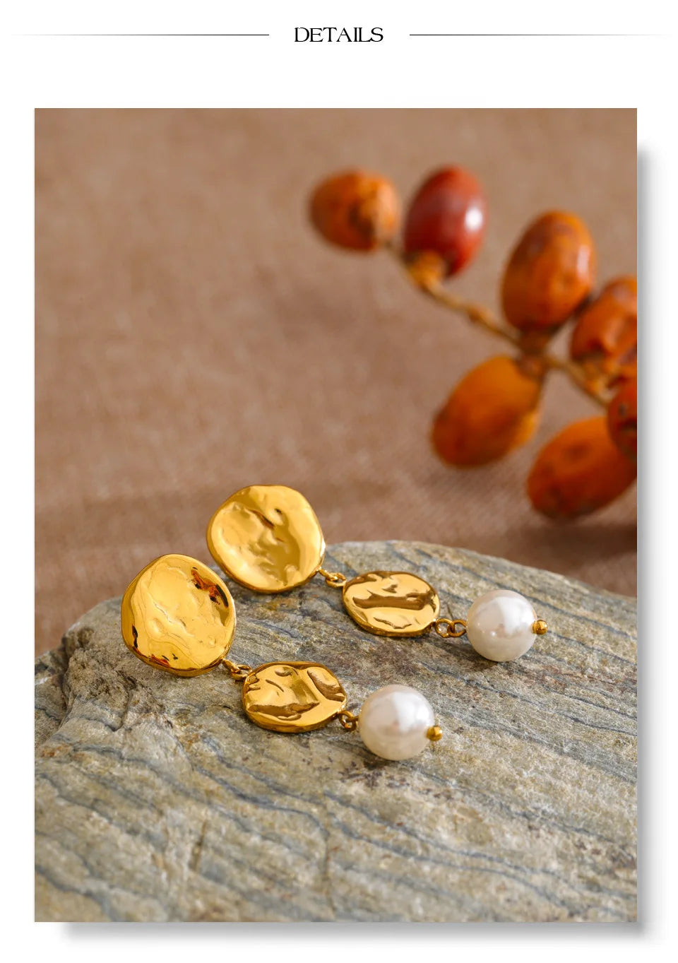 Pearl shell geometric earrings in gold-plated stainless steel with pearl and shell.