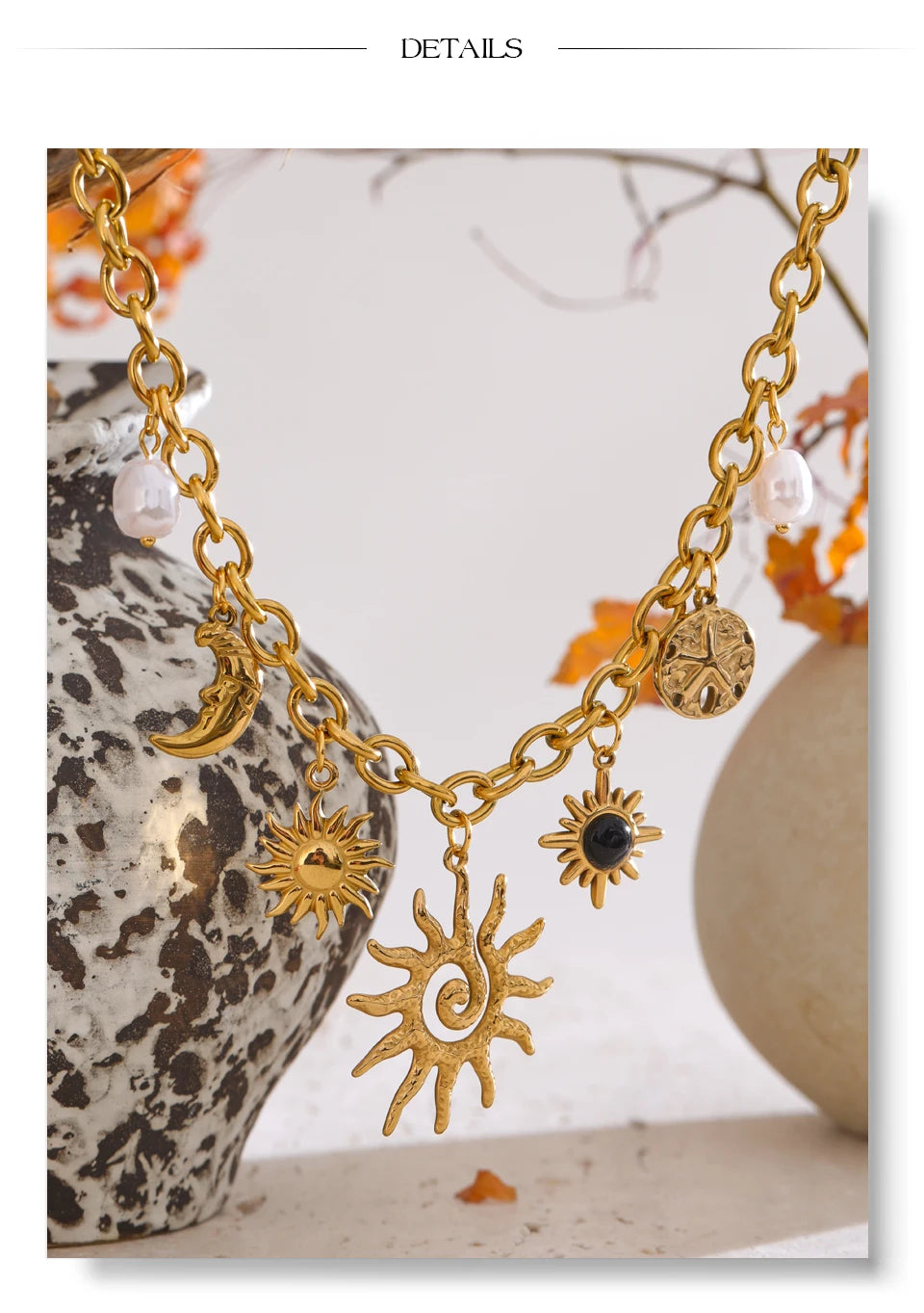 Pearl star moon necklace in gold-plated stainless steel with pearl.