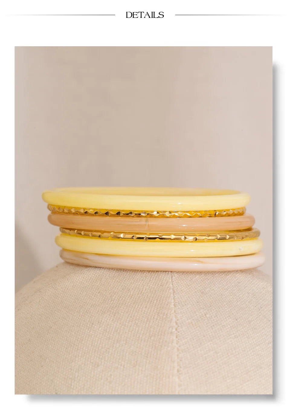 Resin multi-color geometric bracelet in gold-plated stainless steel with resin.