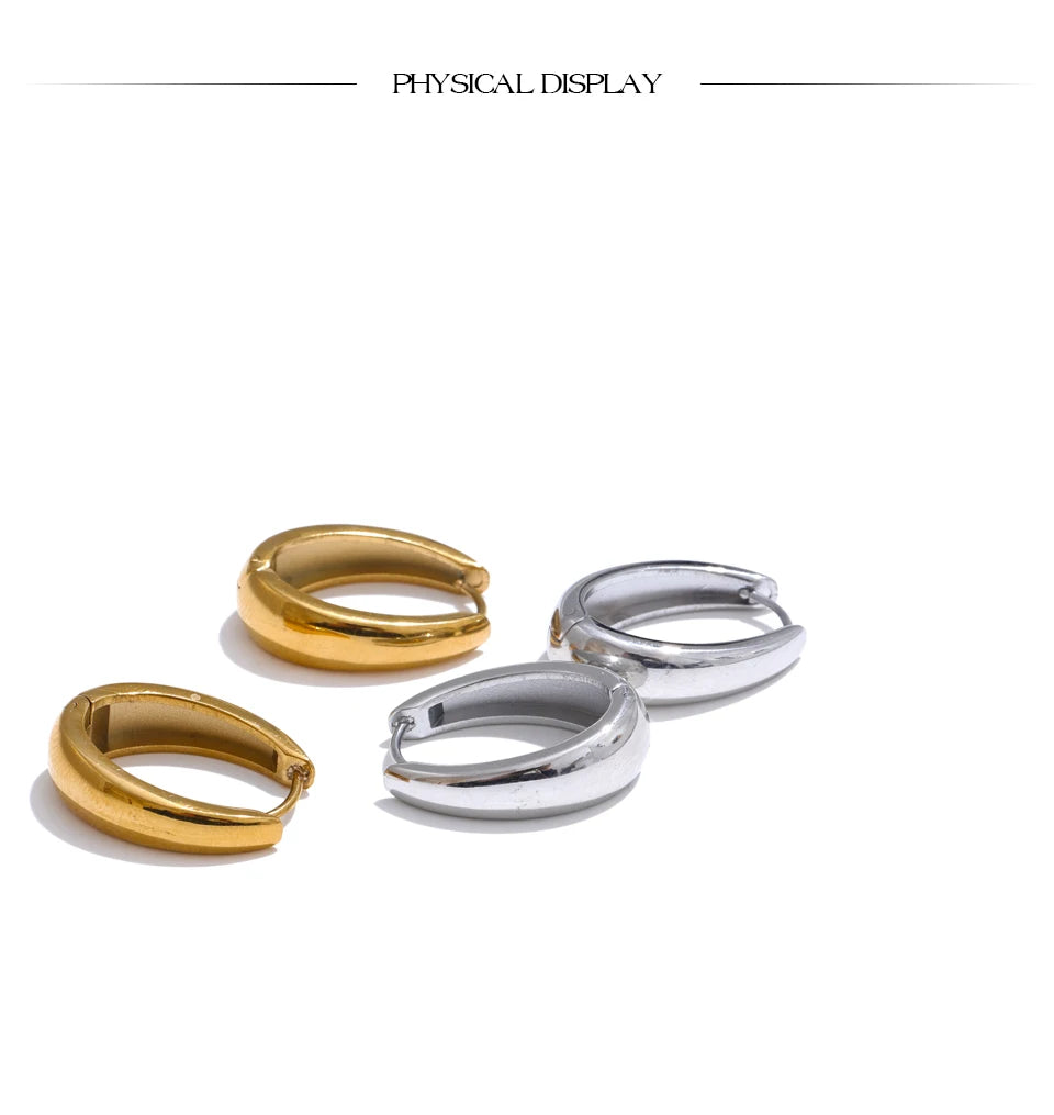 Geometric earrings in gold-plated 316L stainless steel.