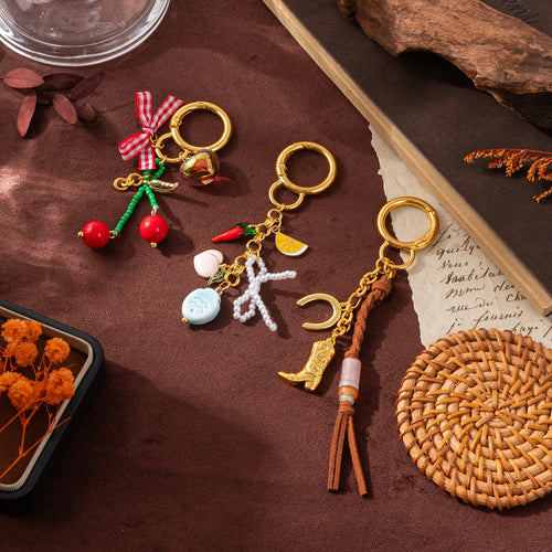 DIY fashionable keychain bag pendant to match with brooch accessories Keychain for bags