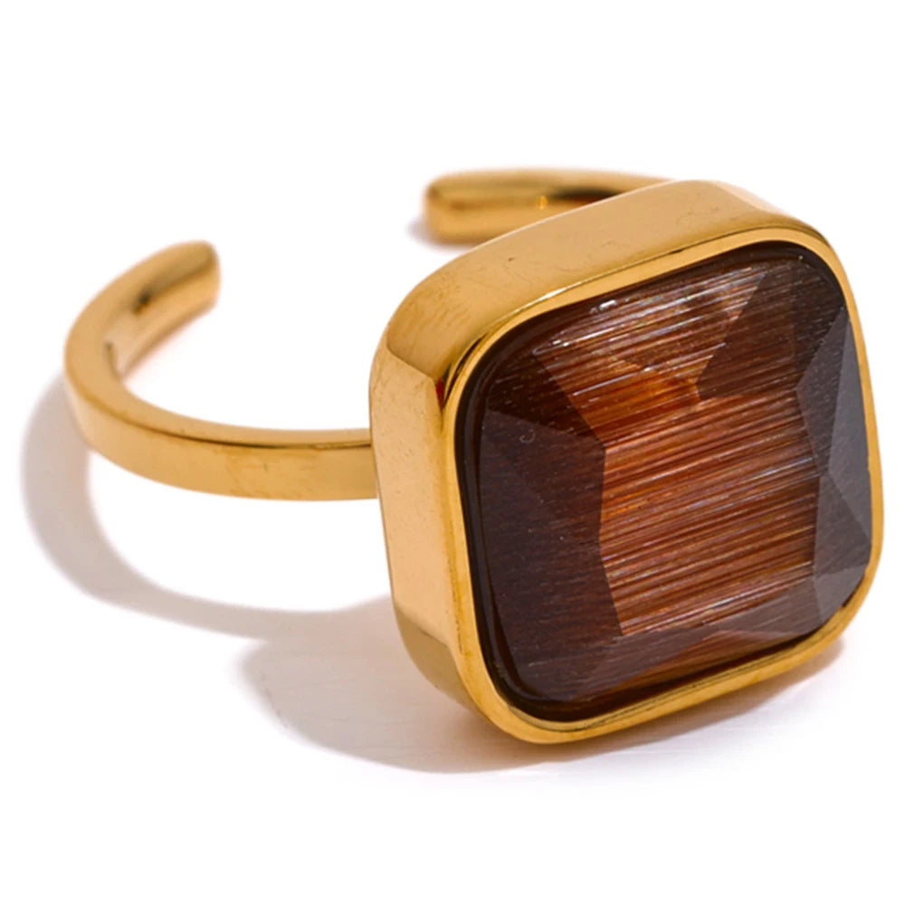 Natural stone multi-color geometric ring in 18K gold-plated stainless steel with natural stone.