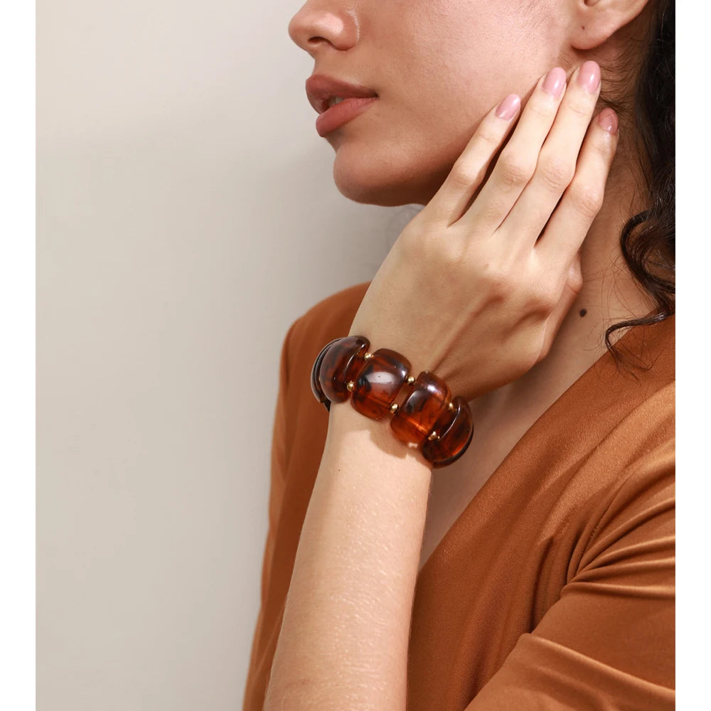 Resin multi-color geometric bracelet in gold-plated stainless steel with resin.
