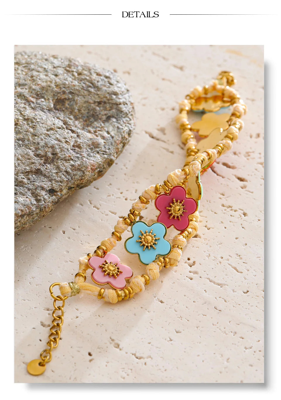 Resin flower multi-color necklace in gold-plated stainless steel with resin.