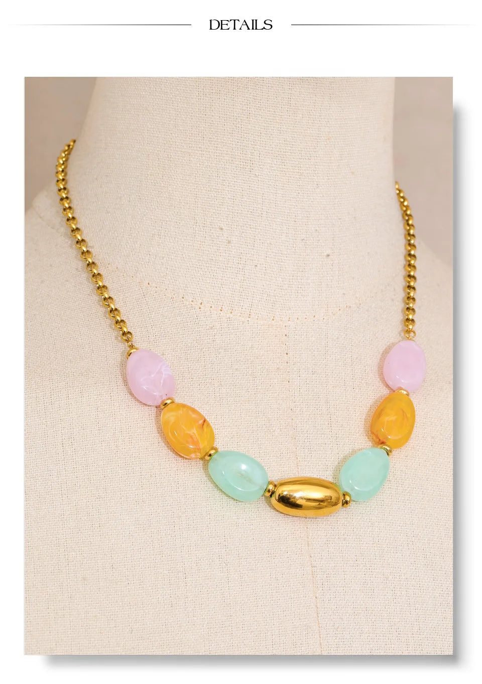 Resin natural stone geometric necklace in gold-plated stainless steel with natural stone and resin.
