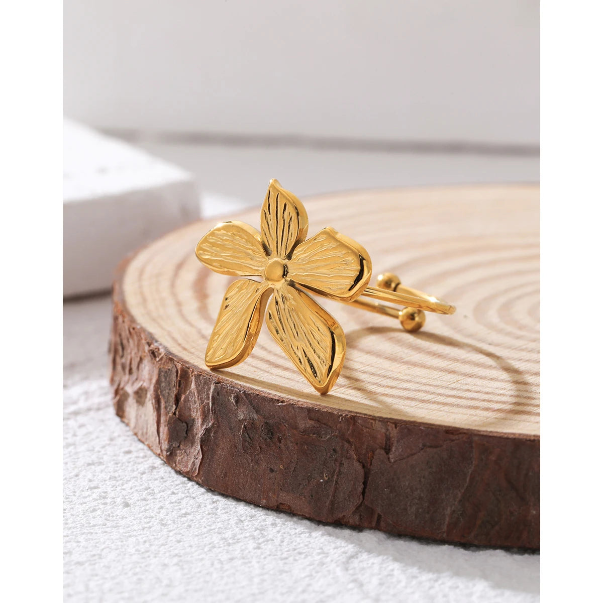 Irregular Flower Ring Vintage Adjustable — 316L Stainless Steel · PS445