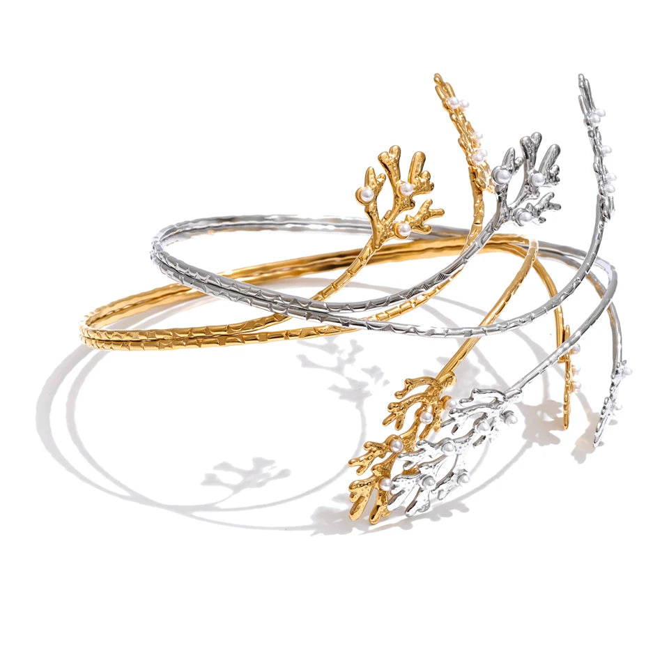 Pearl bracelet in gold-plated stainless steel with pearl.