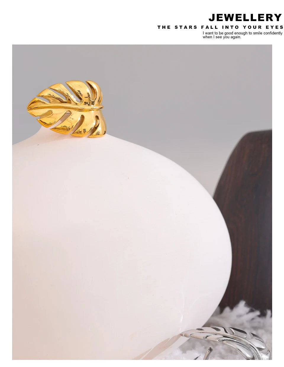 Geometric ring in 18K gold-plated stainless steel.