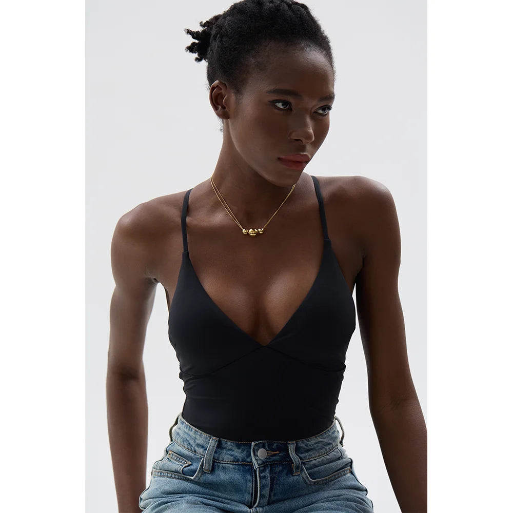 Beaded geometric chain necklace in gold-plated 316L stainless steel.