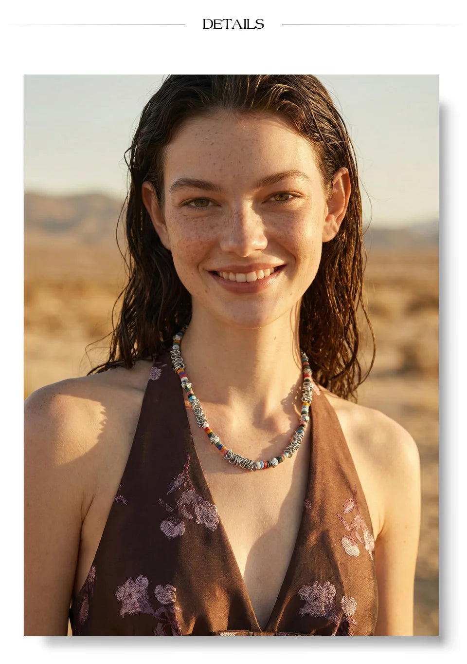 Glass natural stone geometric necklace in gold-plated stainless steel with natural stone.