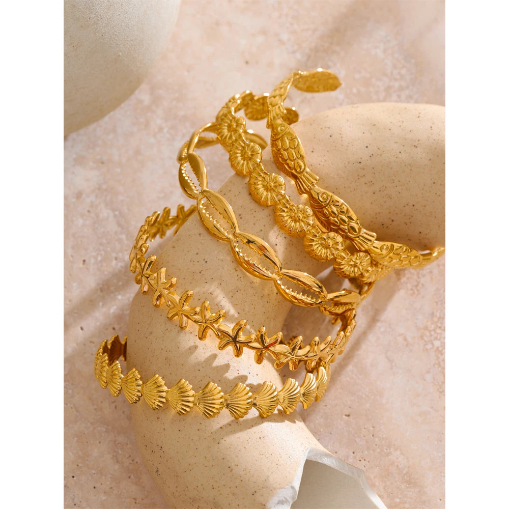 Shell Star Geometric Bracelet — Gold-Plated Stainless Steel with Shell · PS2123