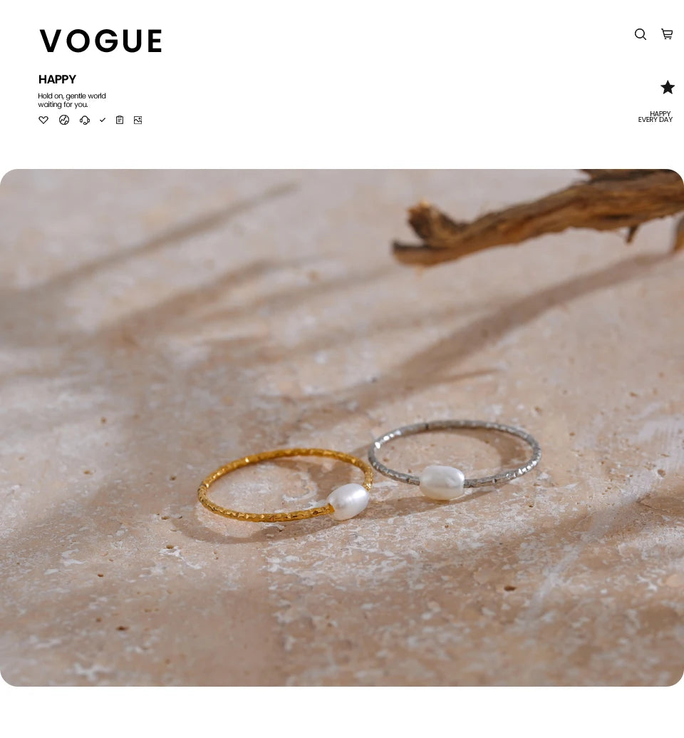 Freshwater pearl geometric ring in gold-plated stainless steel with freshwater pearl.