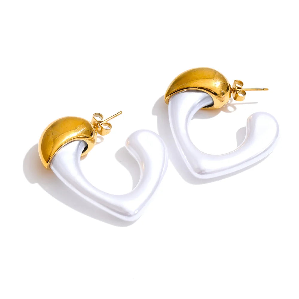 Pearl heart vintage earrings in gold-plated stainless steel with pearl.