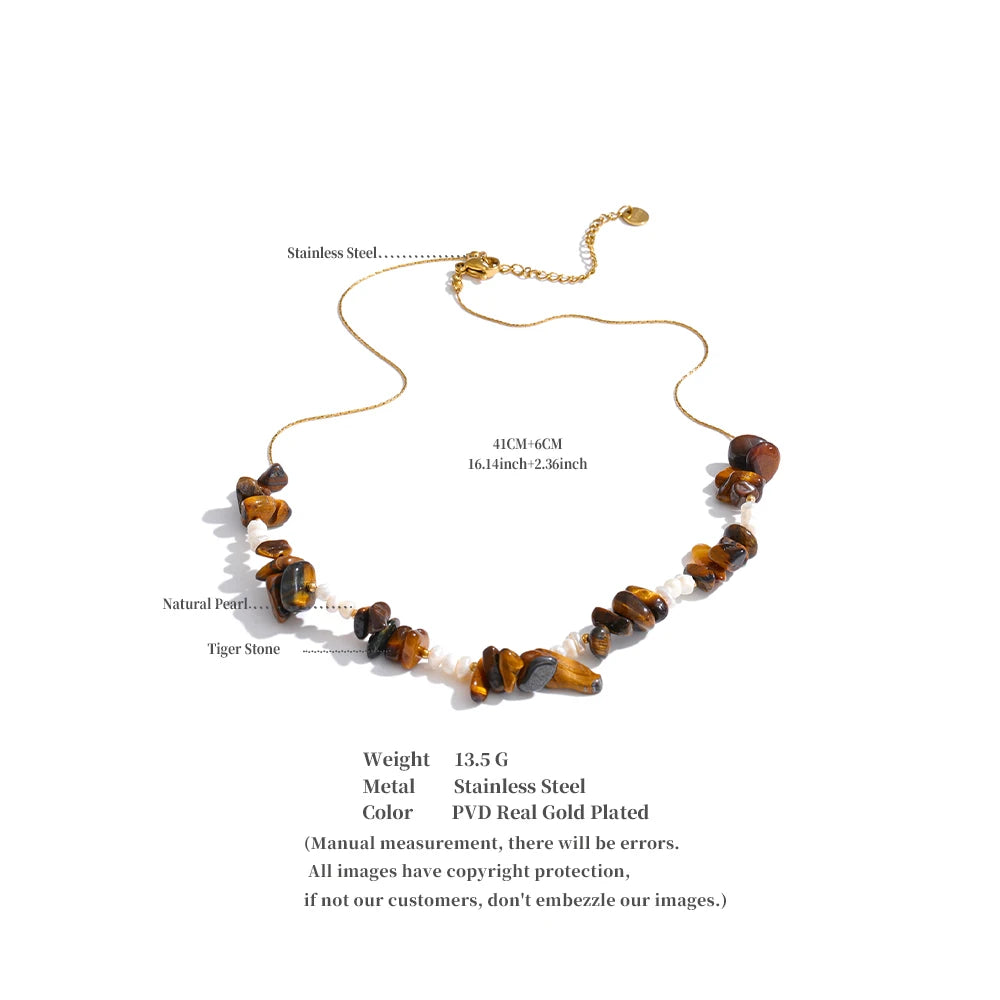 Pearl natural stone multi-color necklace in gold-plated stainless steel with pearl and natural stone.
