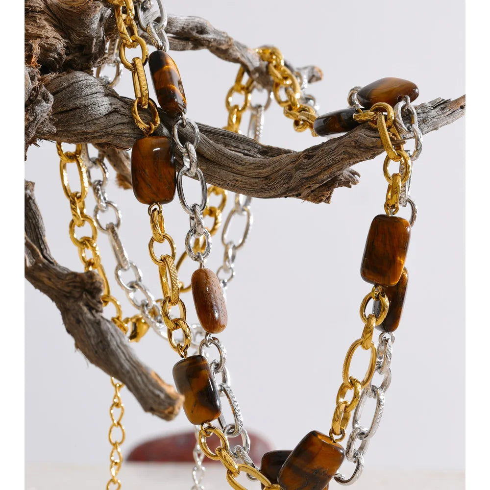 Natural stone geometric chain necklace in gold-plated stainless steel with natural stone.