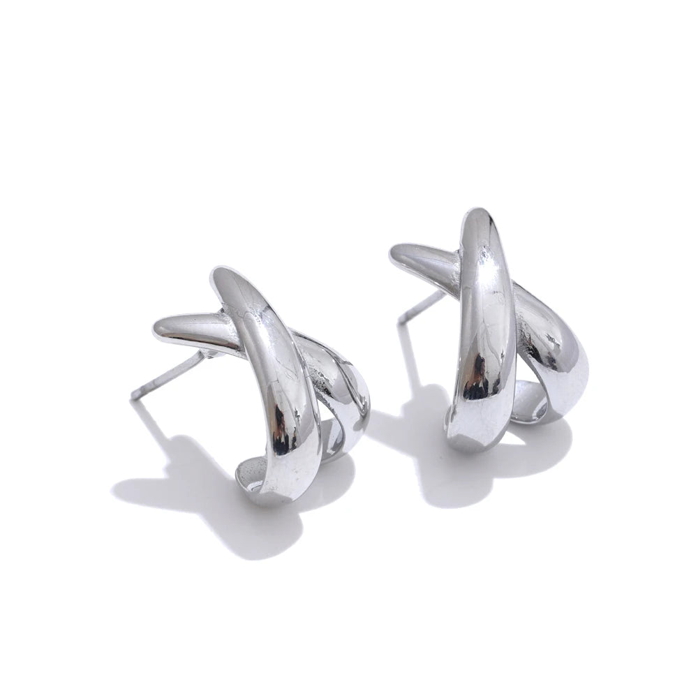 Minimalist geometric earrings in gold-plated stainless steel.