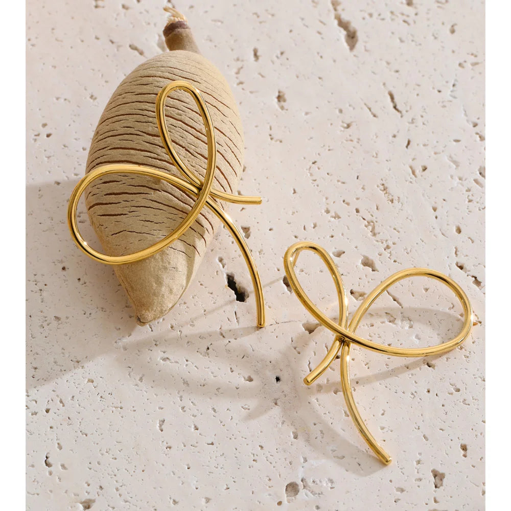 Bow Geometric Earrings — Gold-Plated Stainless Steel · PS1230