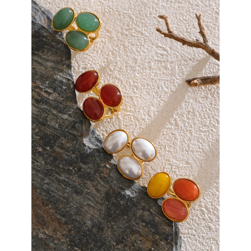 Pearl shell natural stone ring in 18K gold-plated stainless steel with pearl and natural stone.