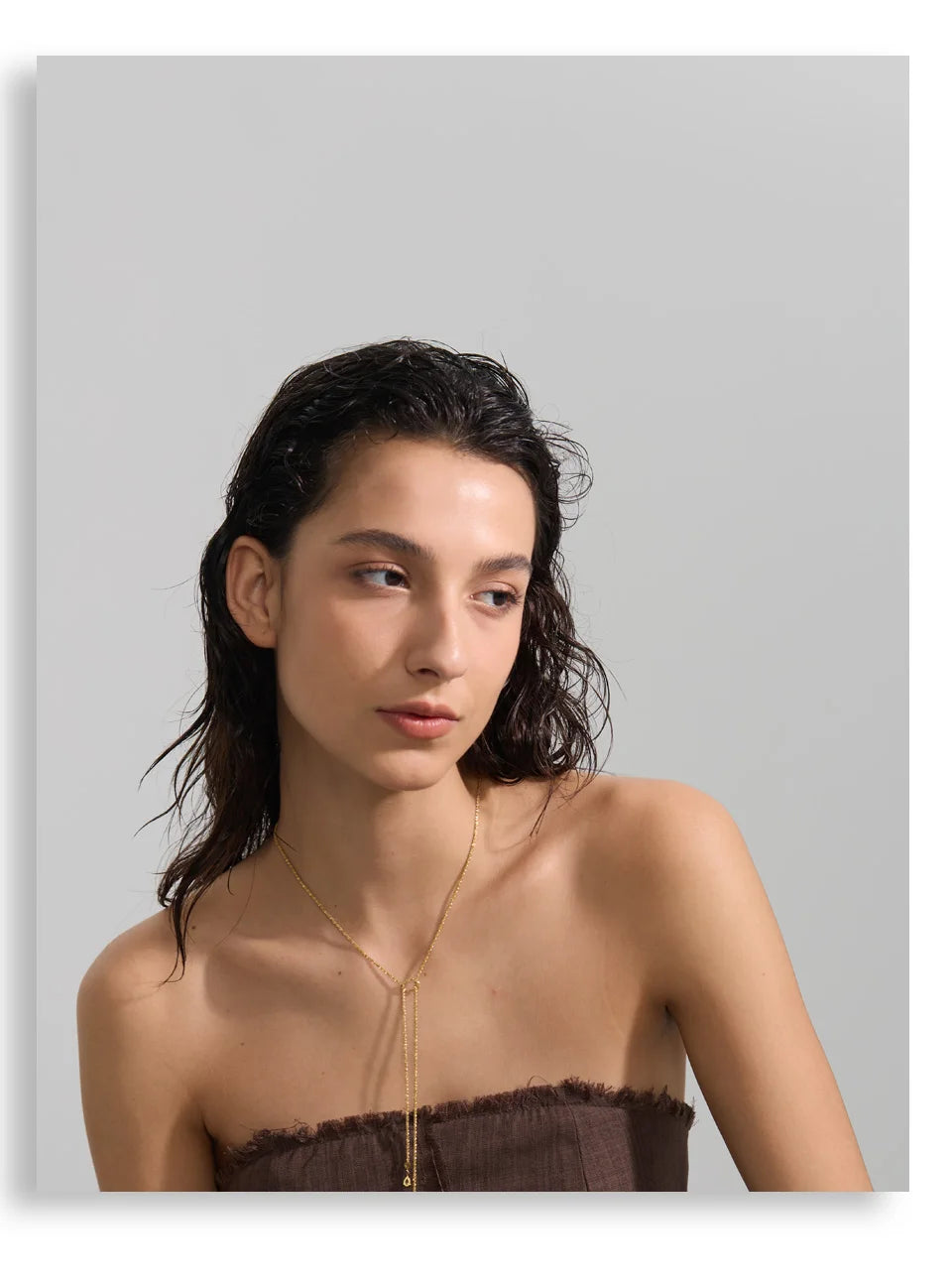 Cubic zirconia geometric chain necklace in gold-plated stainless steel with cubic zirconia.