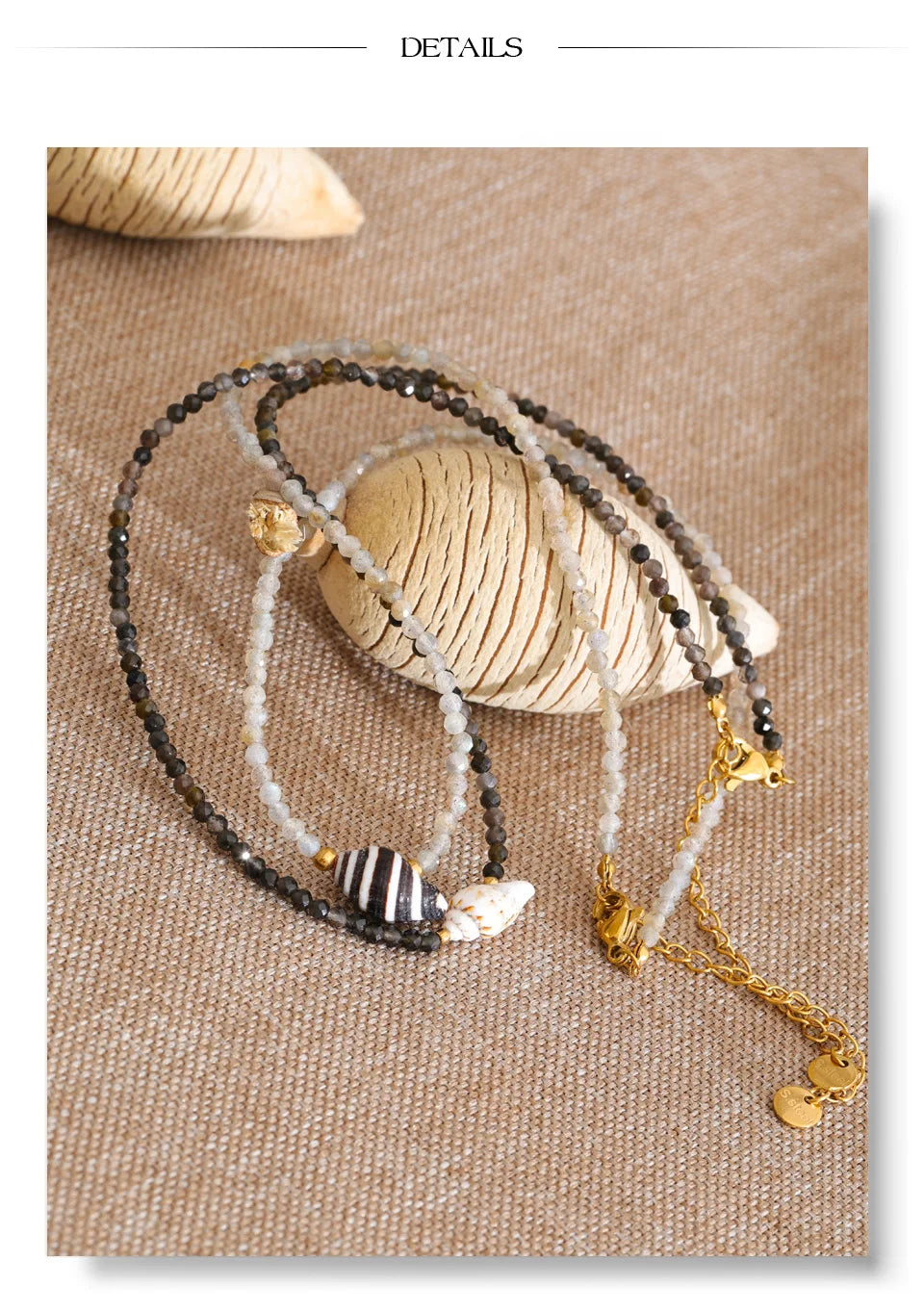 Crystal geometric necklace in gold-plated stainless steel with crystal.
