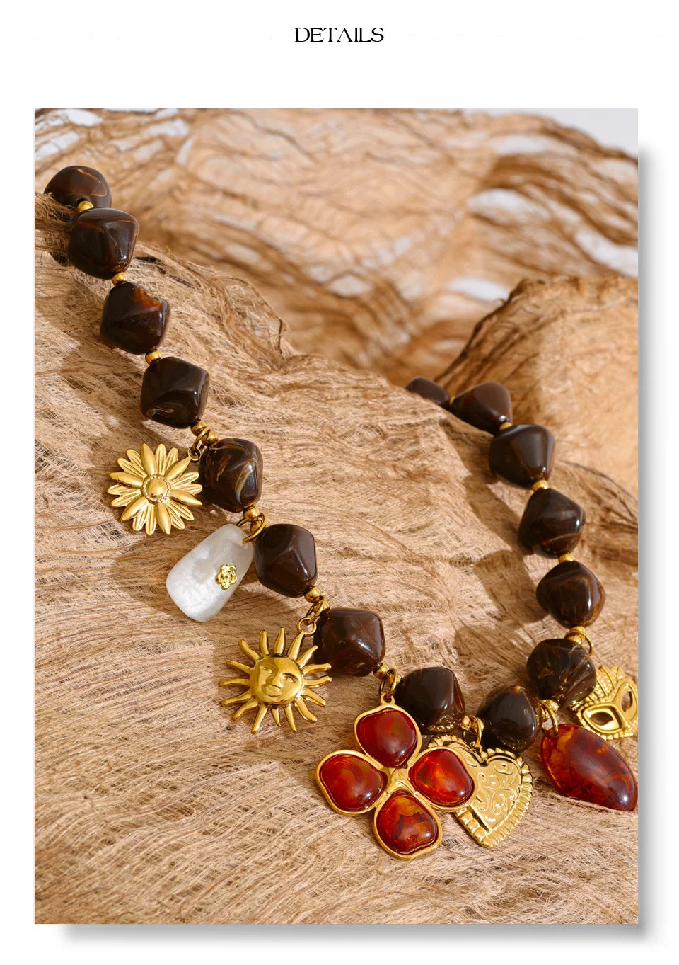 Resin acrylic heart necklace in gold-plated stainless steel with resin and acrylic.